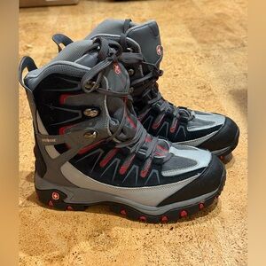 Swiss Gear Hiking Boots Men’s Size  8 Athletic Boots Thinsulate Insulation
